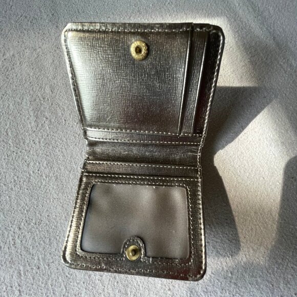 Fossil Small Brown Leather Button Close Wallet - Picture 8 of 10